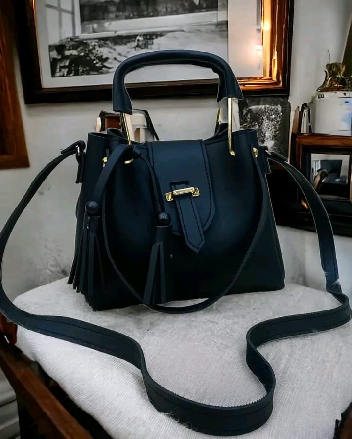 Luxury Female Leather Bags thumbnail