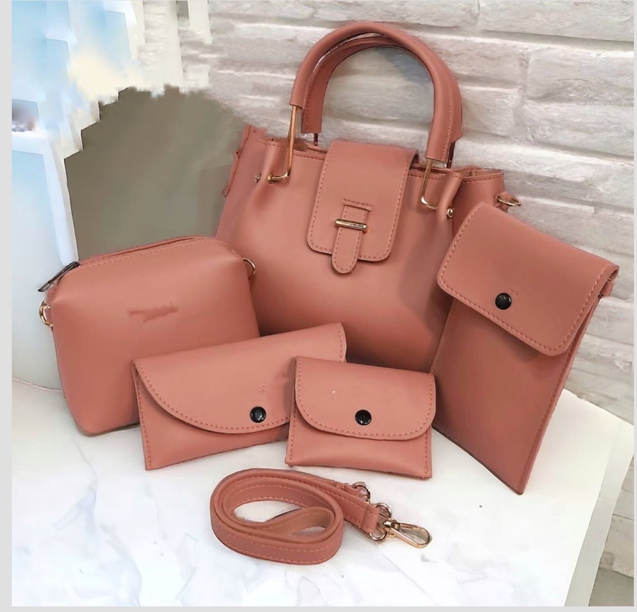 High-Quality 5-Piece Luxury Handbag Set thumbnail